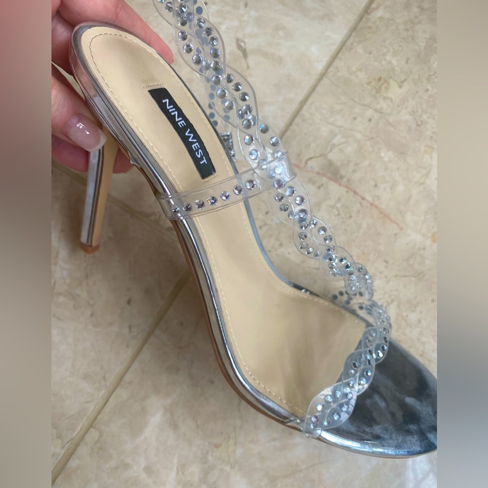 Brand new Silver Shoes 👠